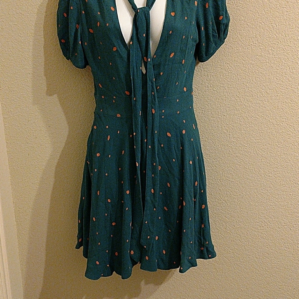 Free People dress, sleek- tailored fit - Picture 2 of 5